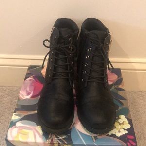 Black Ankle Motorcycle Boots with Secret Pocket